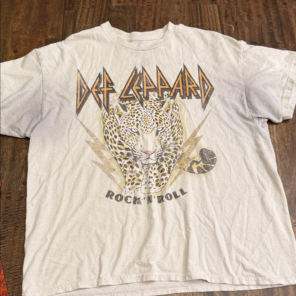 Def Leppard Graphic Tee - Cream